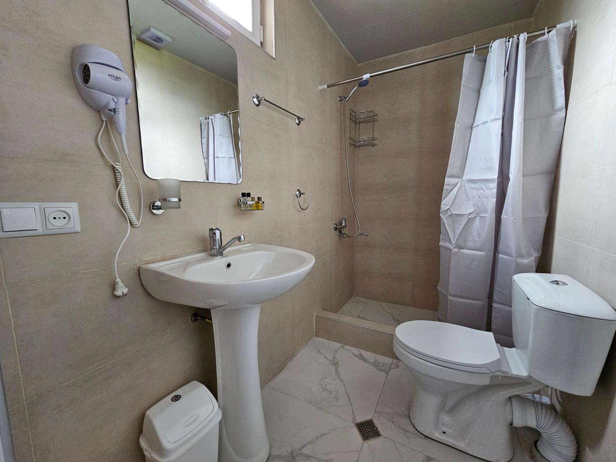 Hilltop Guest House Kutaisi Exterior foto