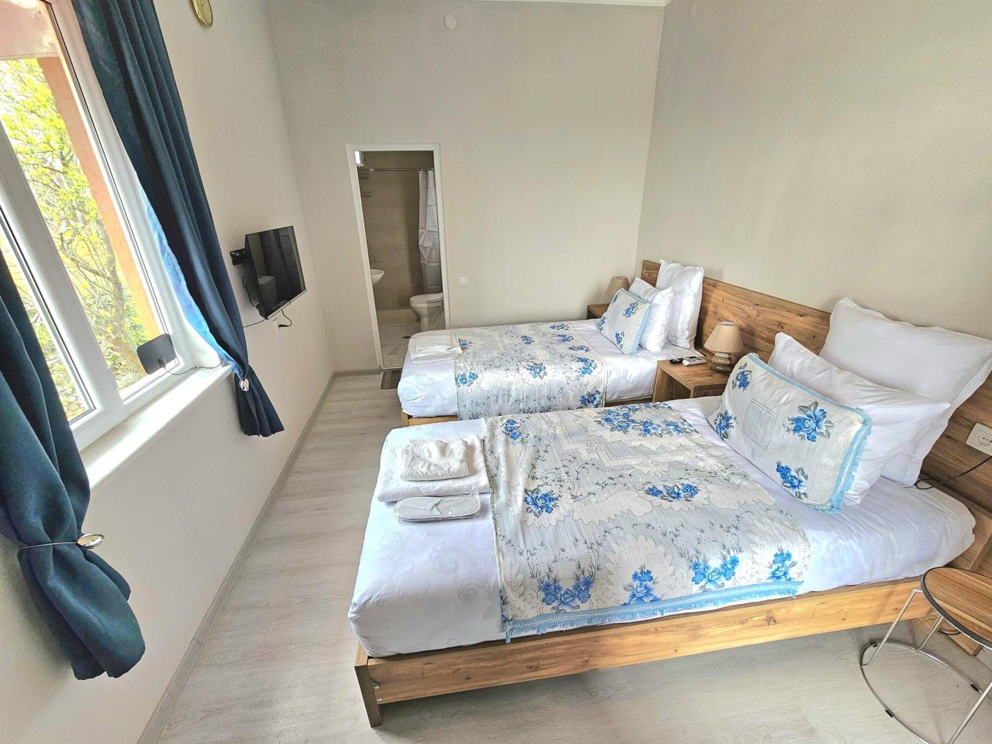 Hilltop Guest House Kutaisi Exterior foto