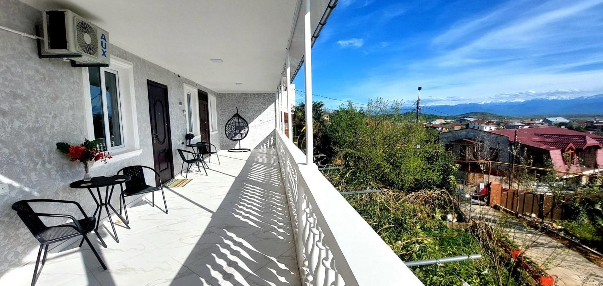 Hilltop Guest House Kutaisi Exterior foto