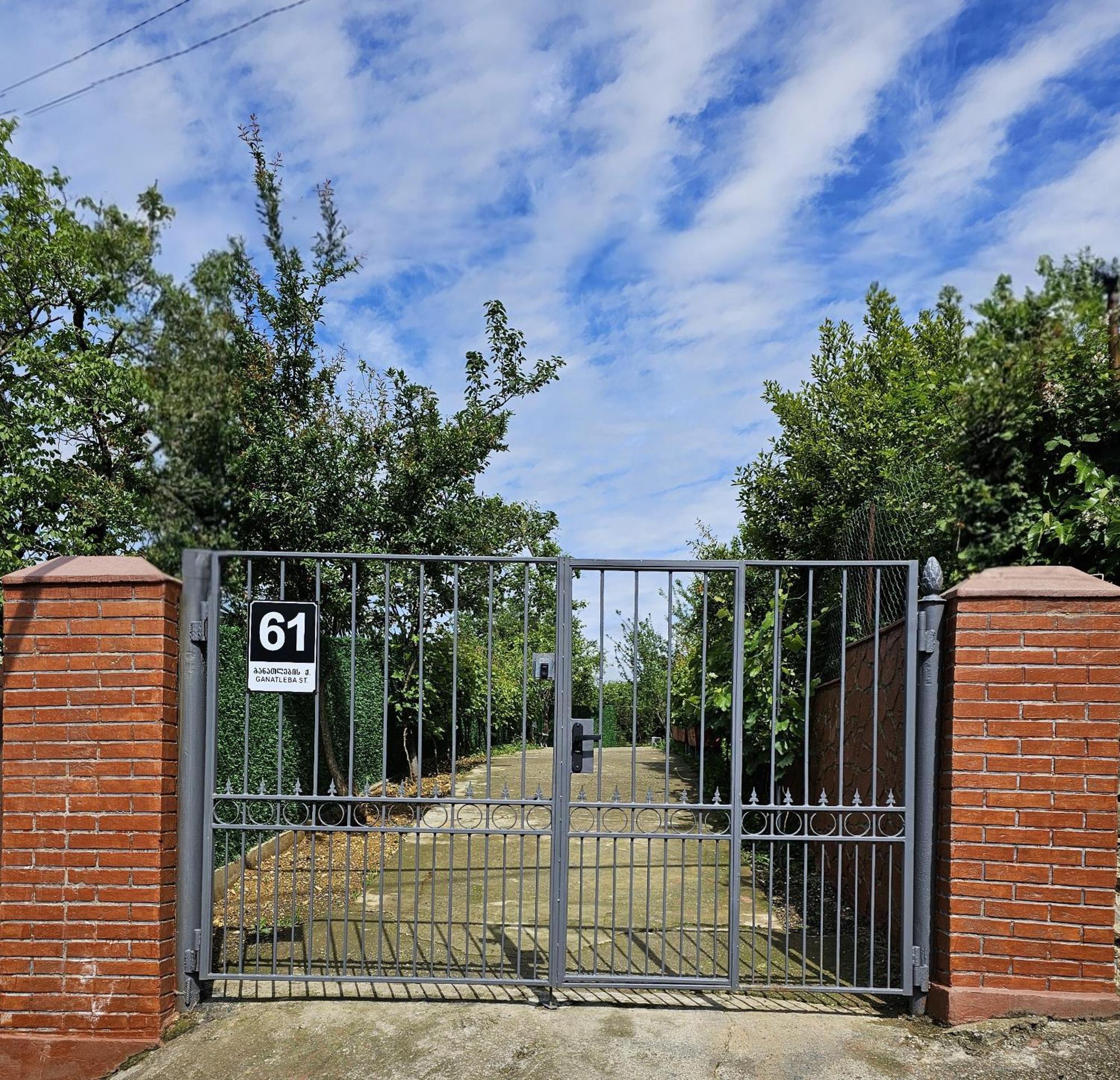 Hilltop Guest House Kutaisi Exterior foto