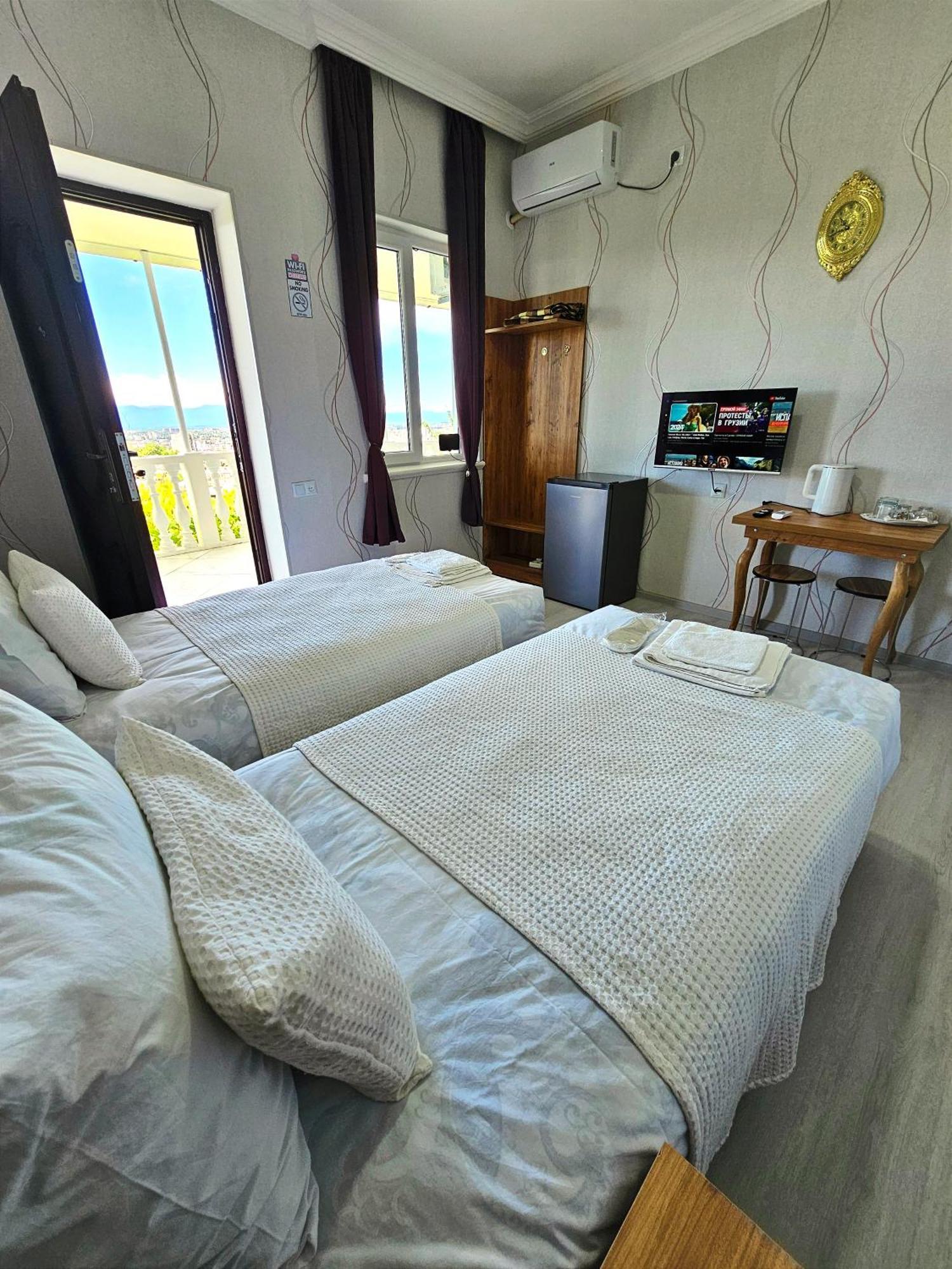 Hilltop Guest House Kutaisi Exterior foto